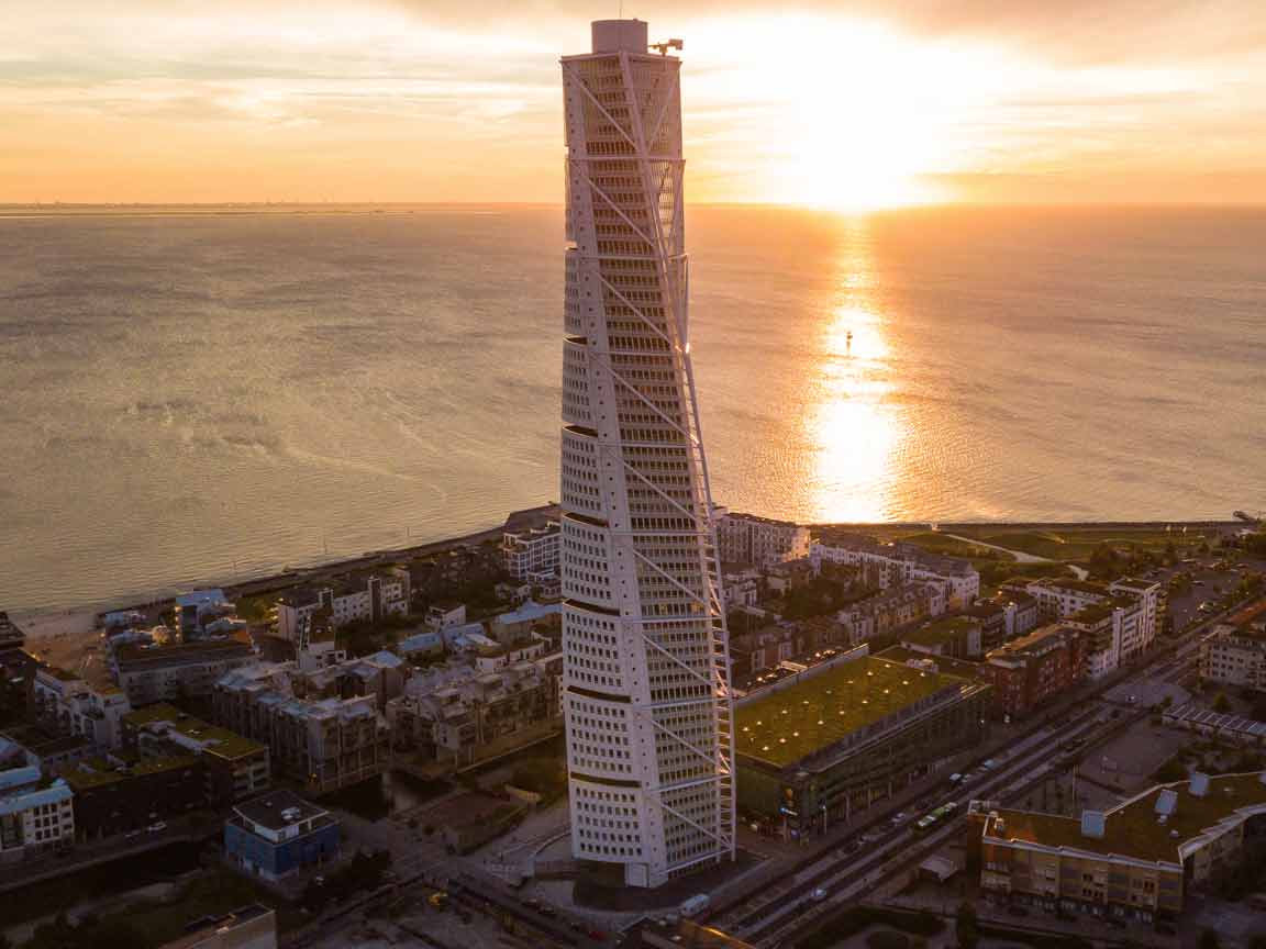 TURNING TORSO