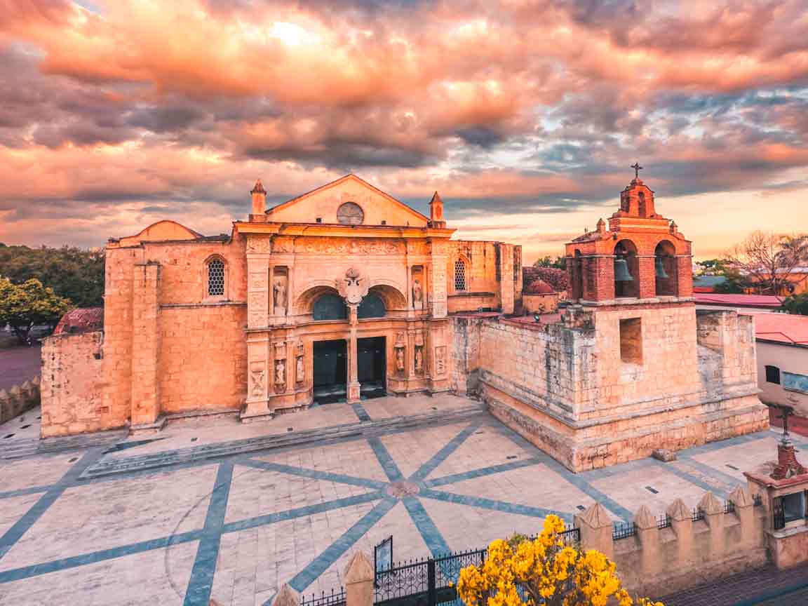 LA CATEDRAL SANTA MARÍA DE LA ENCARNACIÓN UN PORTENTOSO TEMPLO, EL PRIMADO DE AMÉRICA