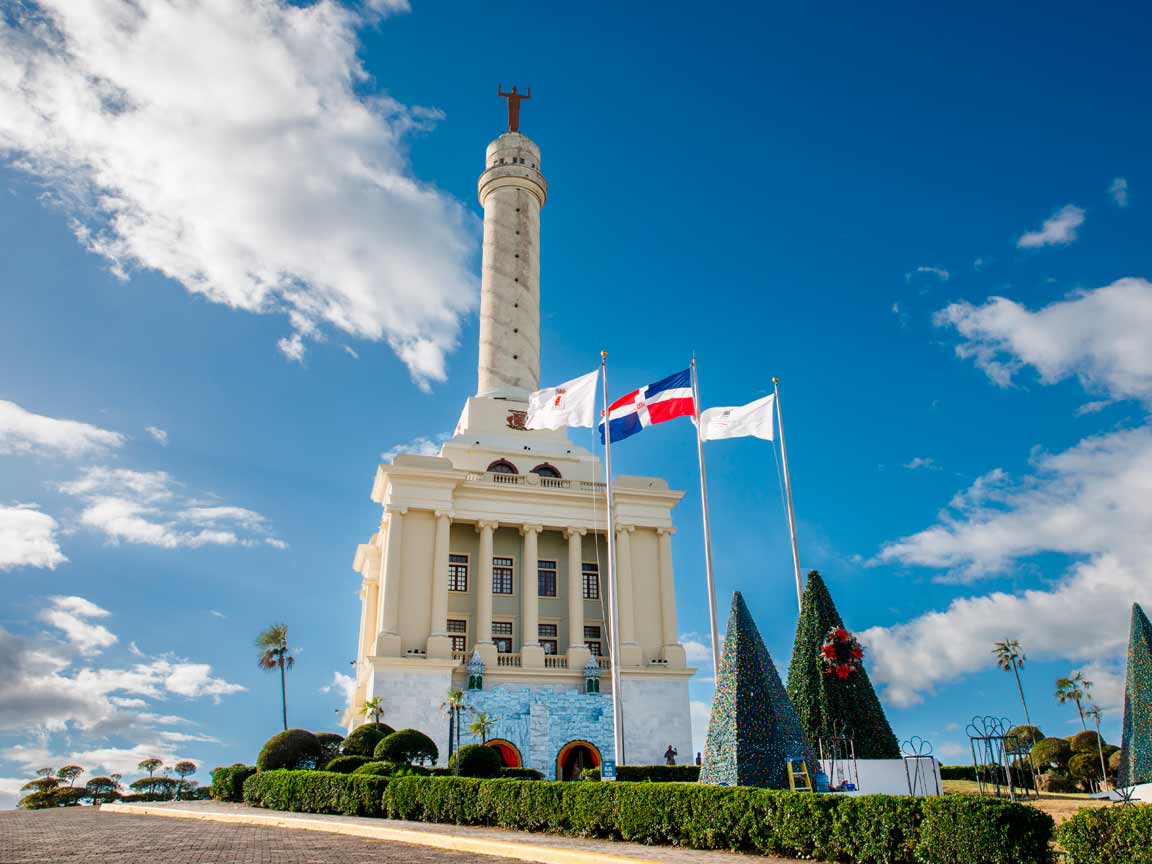 MONUMENTO A LOS HÉROES DE LA RESTAURACIÓN | UN LUGAR IMPORTANTE PARA LA HISTORIA Y LA CULTURA DE REPÚBLICA DOMINICANA